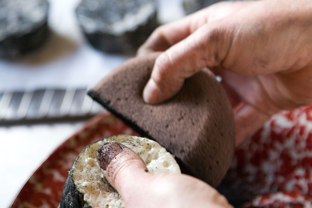 Making Le Roi Noir at Monteillet Fromagerie