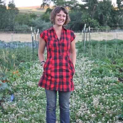 photo of Erin Horan, biodynamic grower and keeper of the Nourish Gardens—2011 Outstanding in the Field Dinner—photo by The Farm Chicks